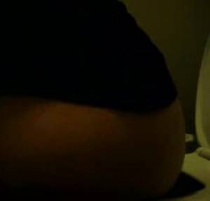 Click to play video Pooping - YT Girl 4
