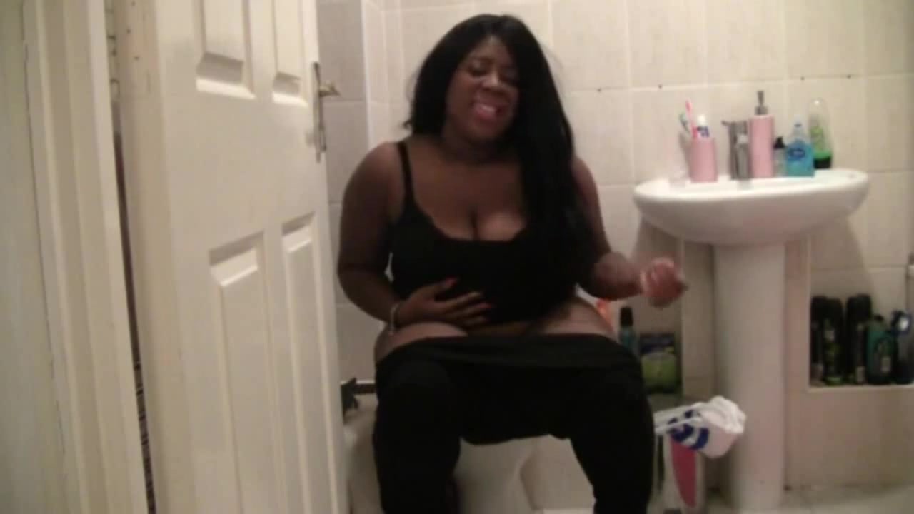 A ebony black girl shitting. - ScatFap.com - scat porn search - FREE videos  of extreme kaviar and copro sex, dirty shit eating and smearing