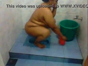 Auntys Poop Com - Mallu Aunty squatting to take a shit - ScatFap.com - scat porn search -  FREE videos of extreme kaviar and copro sex, dirty shit eating and smearing